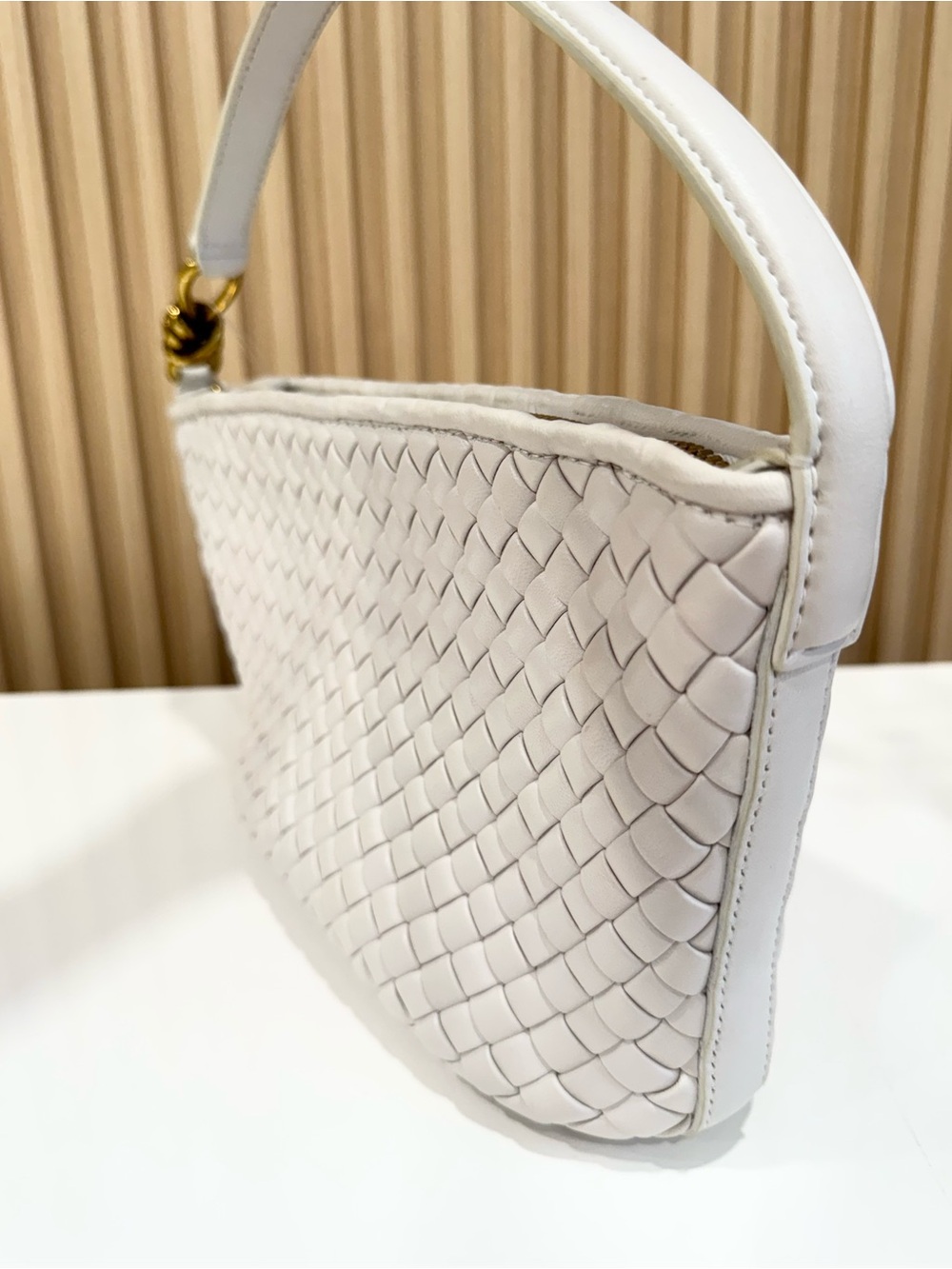 Bottega Veneta White Chalk Padded Intrecciato Leather Knot Shoulder Bag - Picture 4 of 13